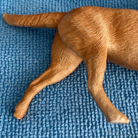 Breyer Dog Companion Animal Yellow Labrador Retriever - Picture 13 of 14